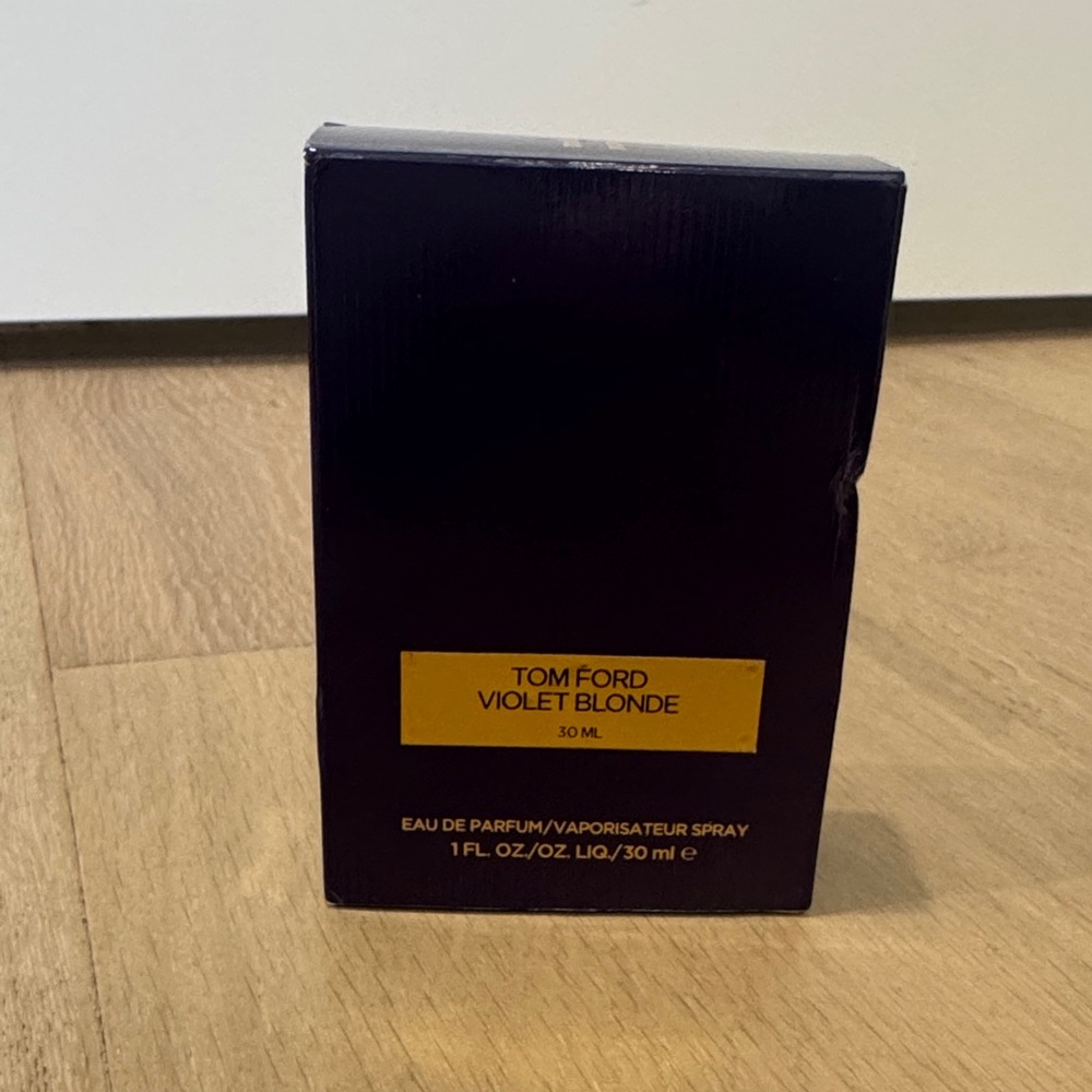 Tom Ford Violet Blonde Perfume 30ml - Black and Gold